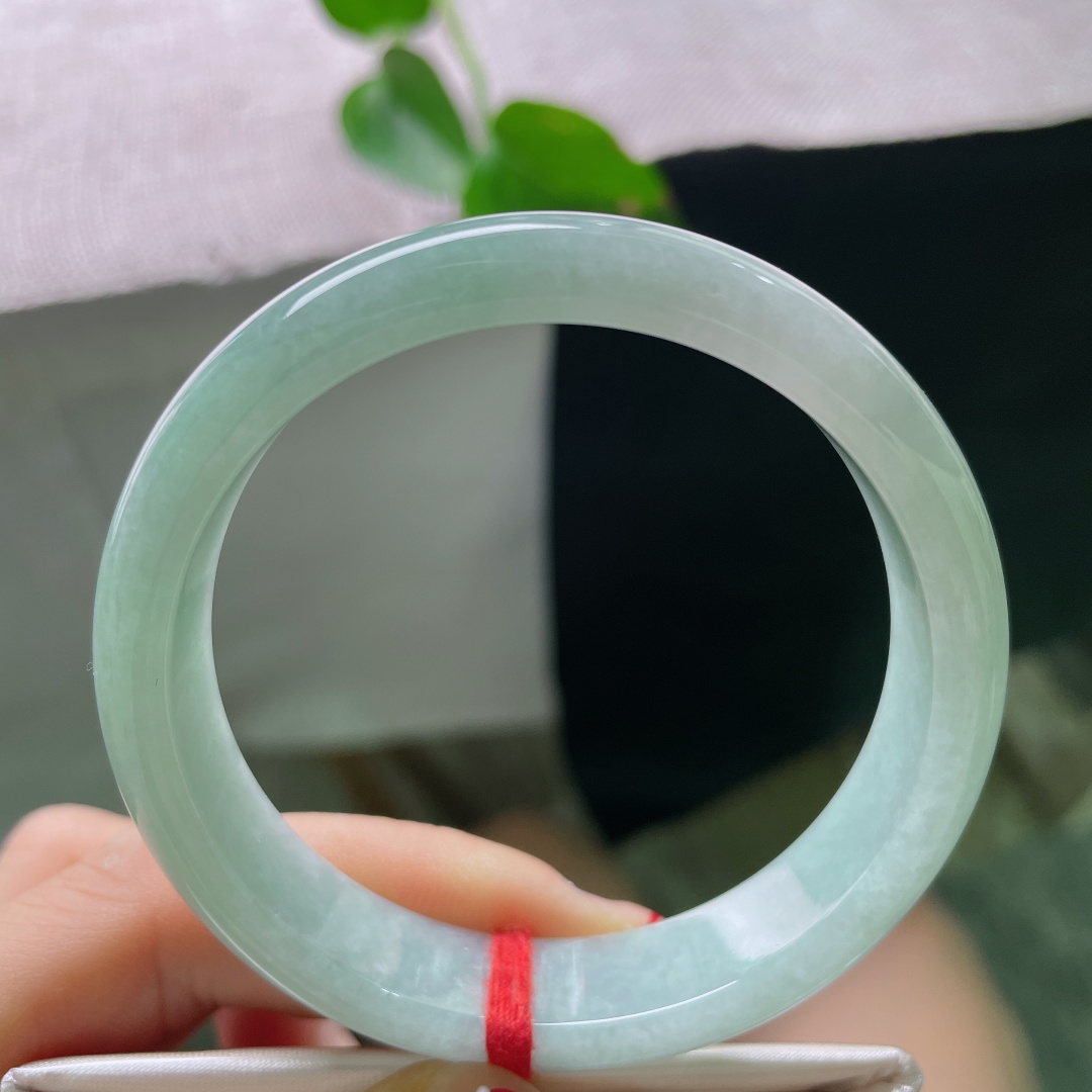 54.8/12.6/6.9蓝底正圈，水润细腻，温婉可人，悠悠岁月，一点皮纹，ss54823a