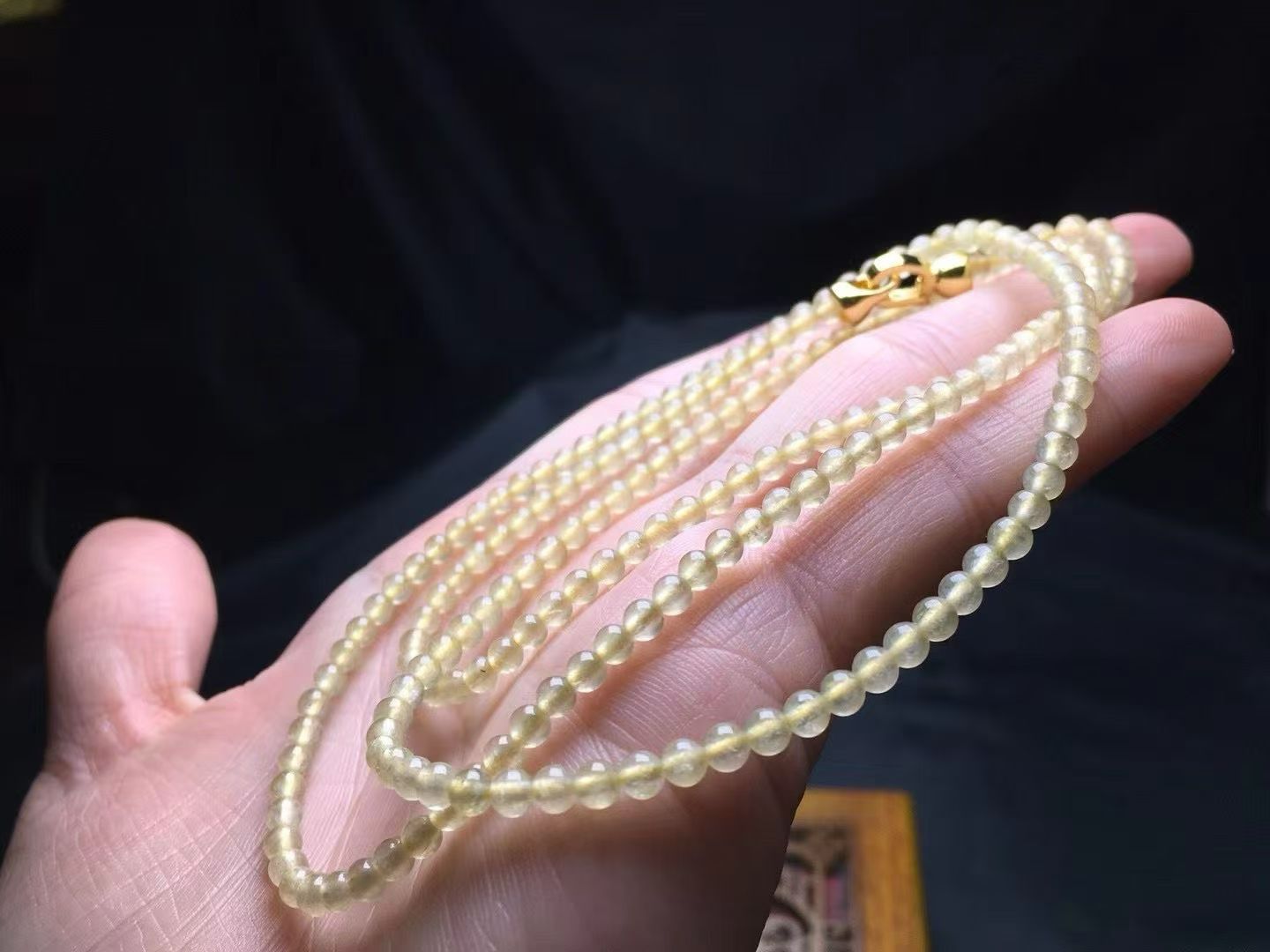 冰黄小米珠，卡3.7～3.4mm，200颗，种好，玉质细腻，颗颗精选，冰透水润