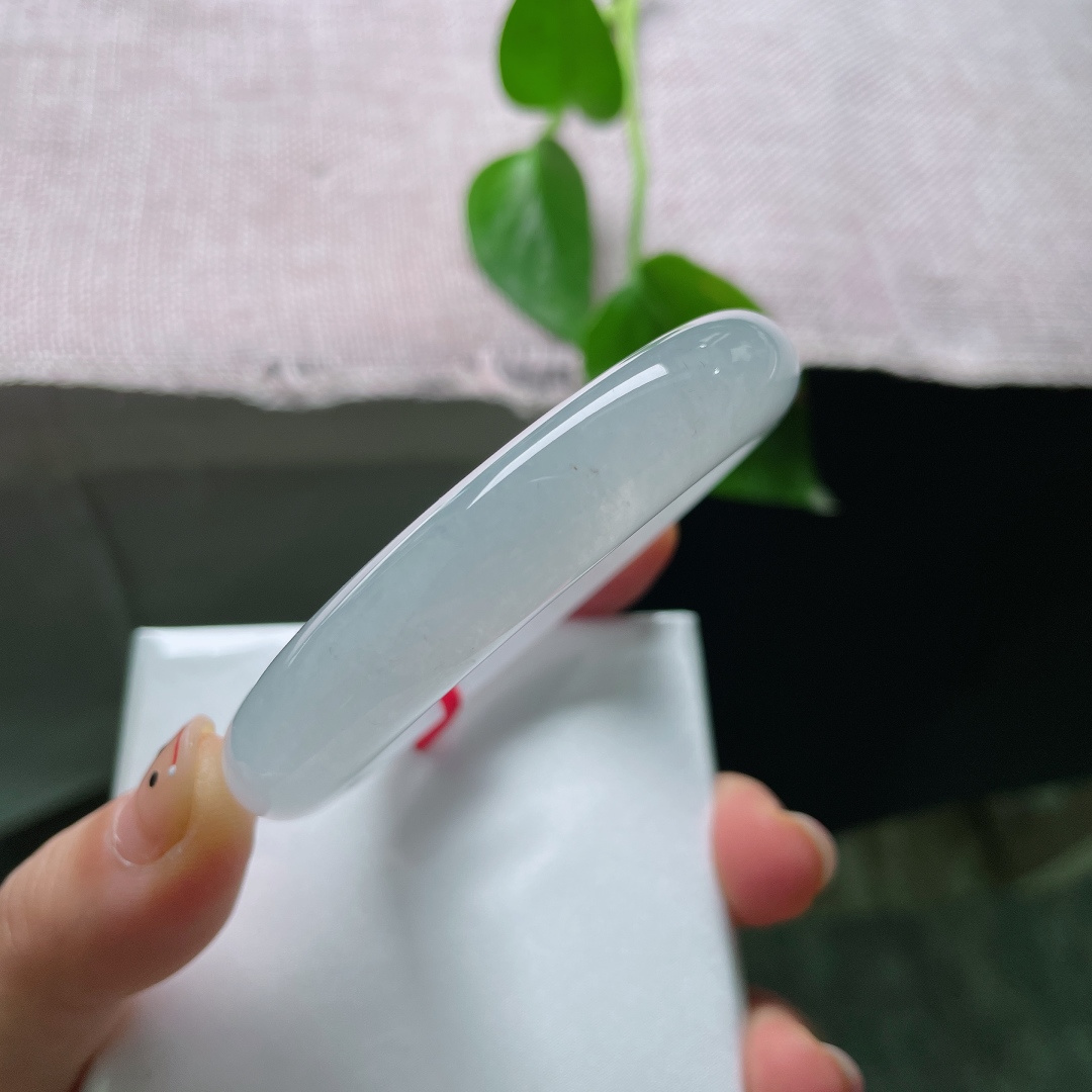 白冰正圈，清雅，出淤泥而不染，濯清涟而不妖。无裂，ss55742a