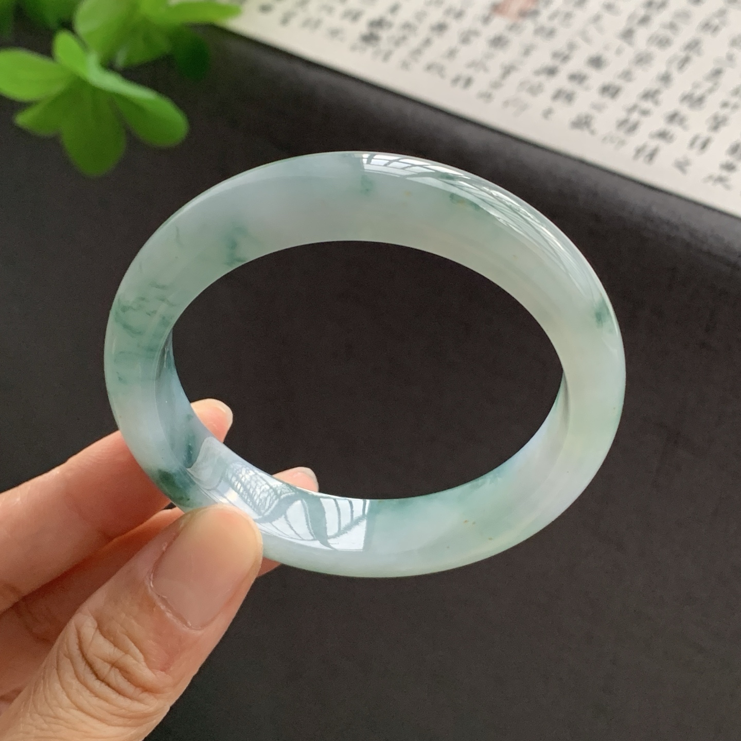 071423GX 飘花正圈翡翠手镯 56-12.7-8.3