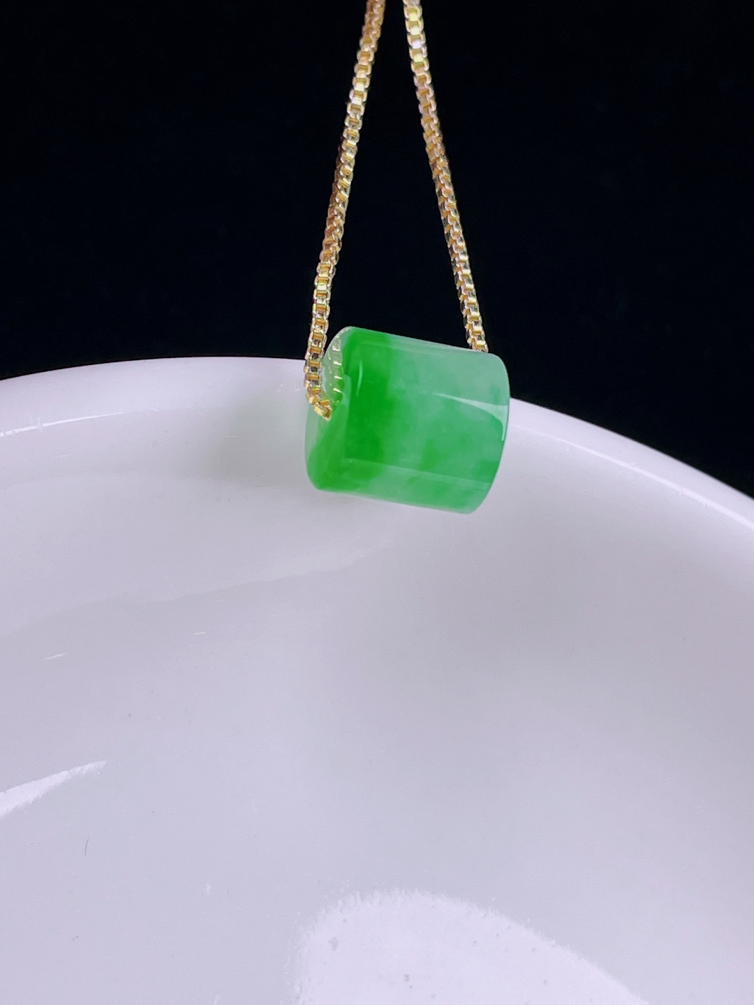 ️辣绿路路通，老种起光，细底通透，尺寸：8/8.3mm0715