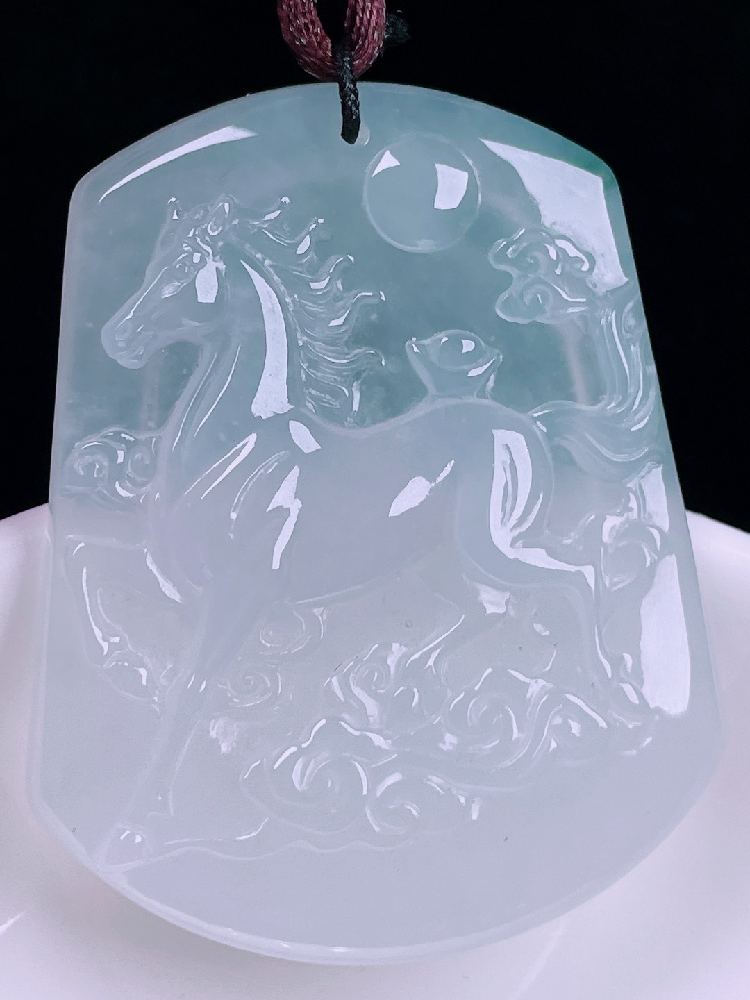 白冰马牌，老种起光，细底通透，尺寸：48.6/39/5.5mm0715
