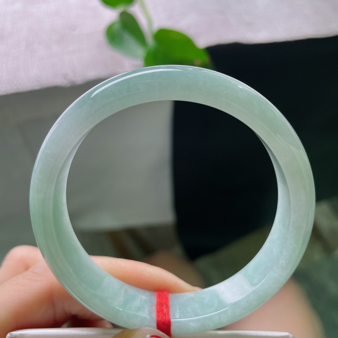 54.8/12.6/6.9蓝底正圈，水润细腻，温婉可人，悠悠岁月，一点皮纹，ss54823a
