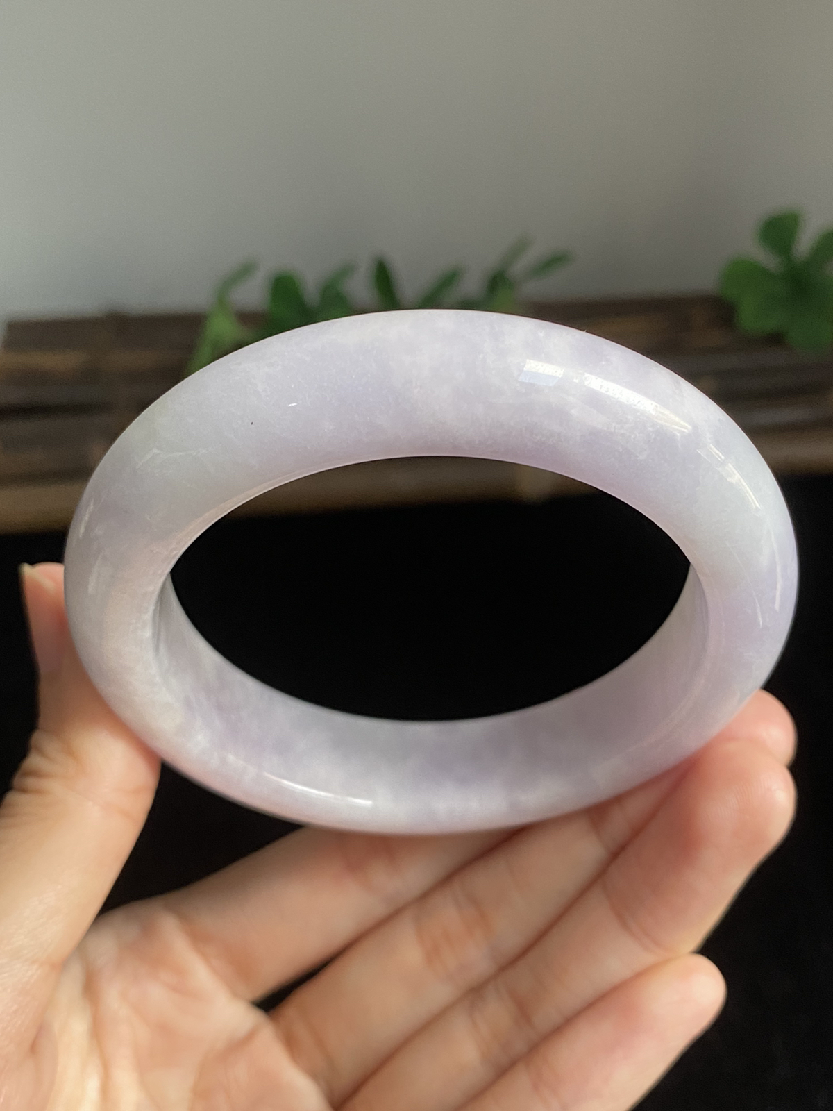 正圈57圈口，翡翠淡紫色手镯