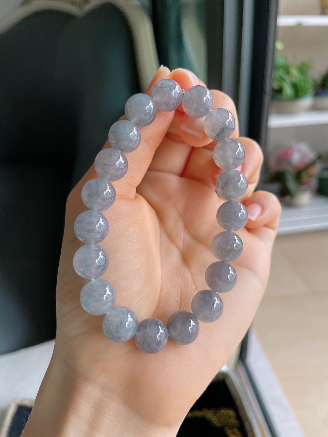 天然翡翠A货，冰乌鸡手串，尺寸：10.2mm。【编3795】