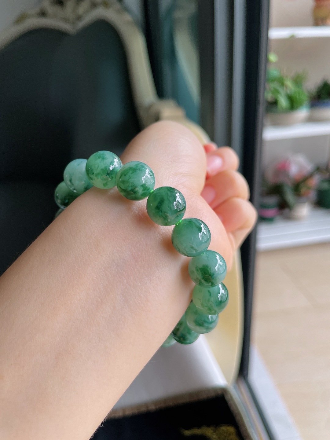 缅甸天然翡翠A货，冰飘花手串，尺寸：12mm。【编3586】