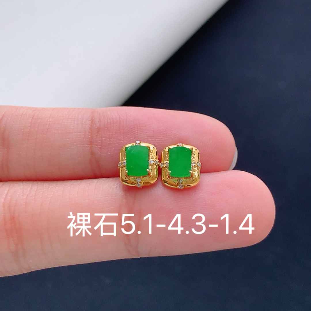 冰阳绿无事牌耳钉   种水好  冰润通透  上耳优雅迷人 货号25629，5.1-4.3-1.4