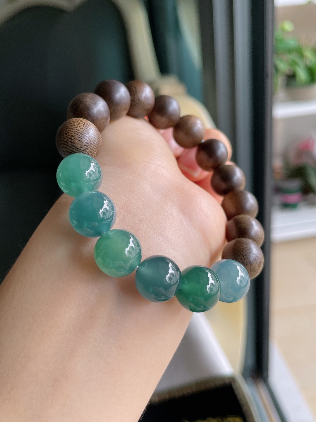 ️天然翡翠A货，冰蓝水多宝搭配沉香木手串，尺寸：11.8mm。【编3988】