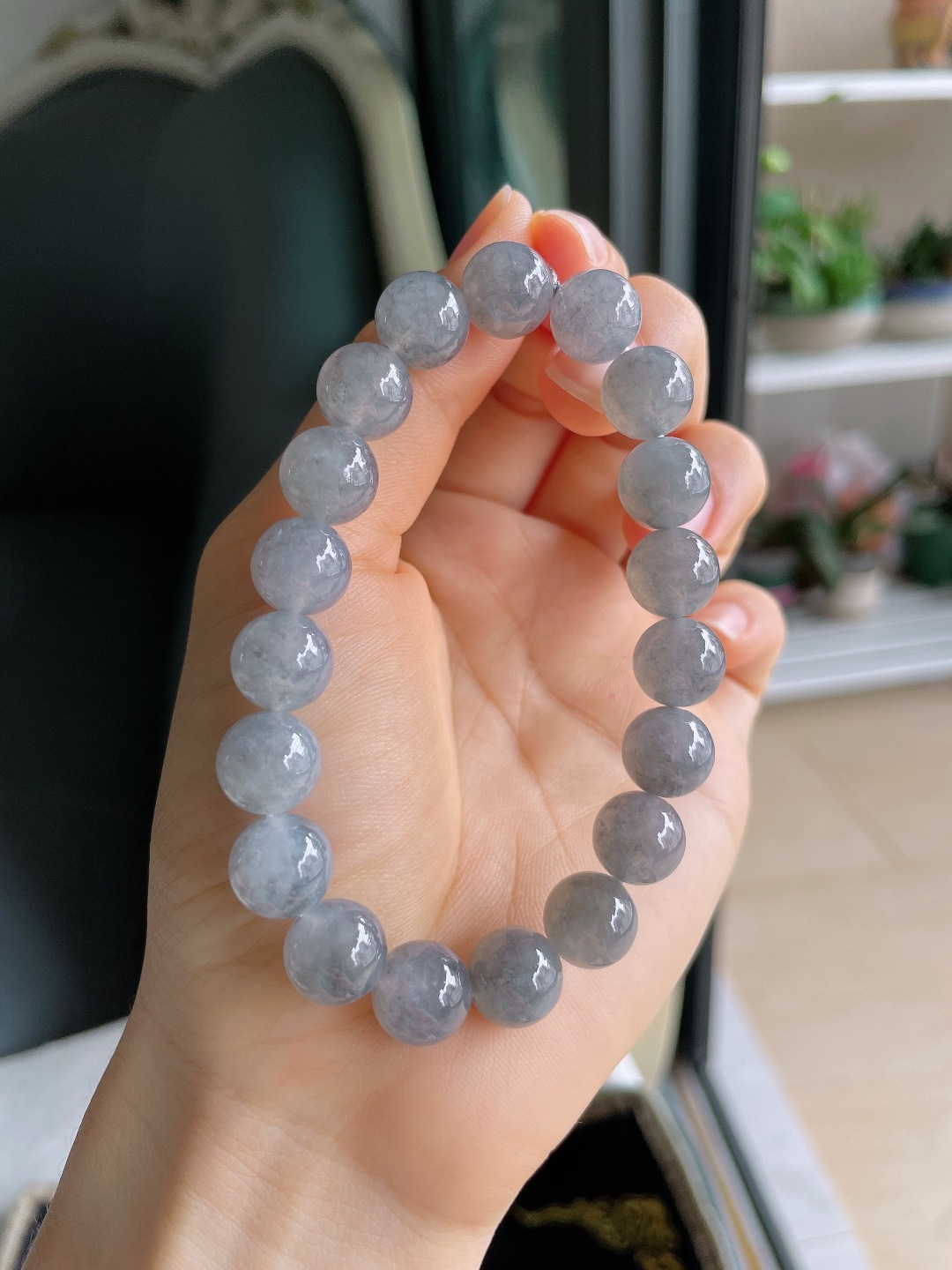 天然翡翠A货，冰乌鸡手串，尺寸：10.2mm。【编3795】