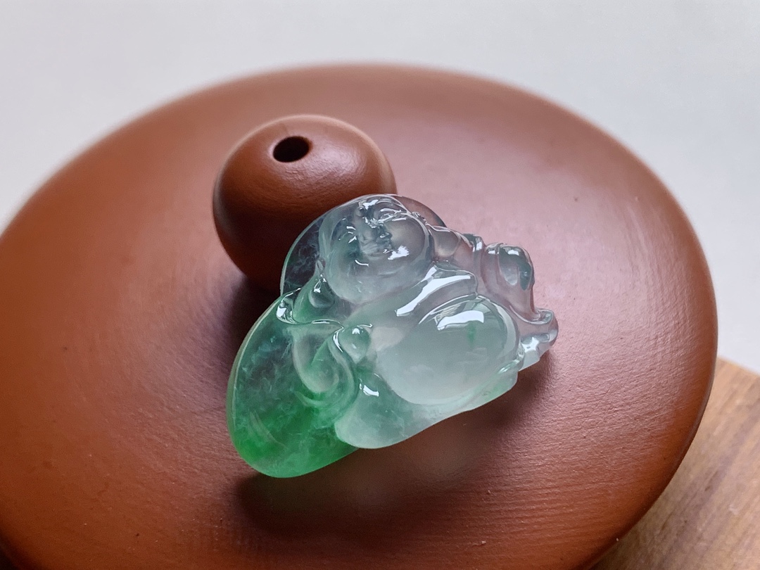 ️ 冰种阳绿布袋佛 飘色青翠漂亮，底子水润，厚实讨喜，品相，尺寸14.3*22.8*8.2