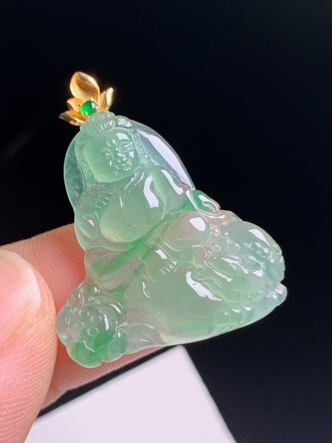 冰飘绿文殊菩萨观音吊坠，种水冰透翠色灵动，雕工精细祥瑞护身 裸石24.8-23-4.6 整体29.5