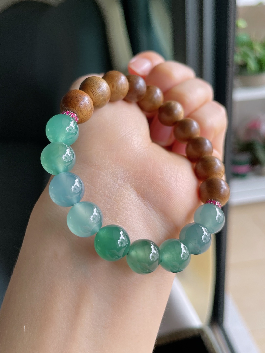 天然翡翠A货，冰多宝搭配沉香木手串，尺寸：9.8mm。【编2908】