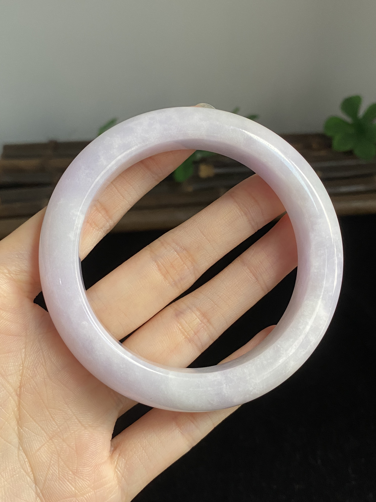 正圈57圈口，翡翠淡紫色手镯