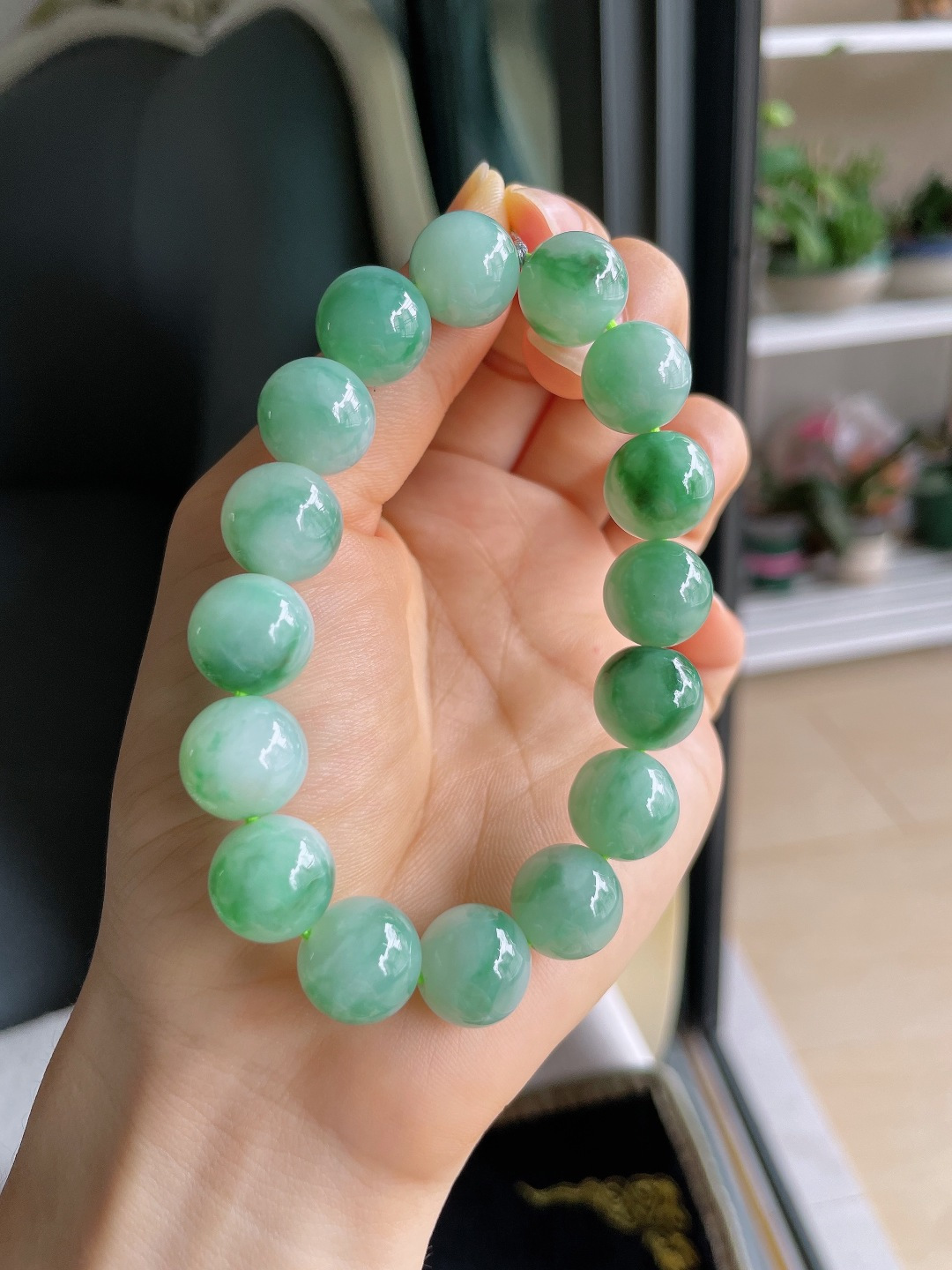 缅甸天然翡翠A货，冰飘花手串，尺寸：12.6mm。【编3064】