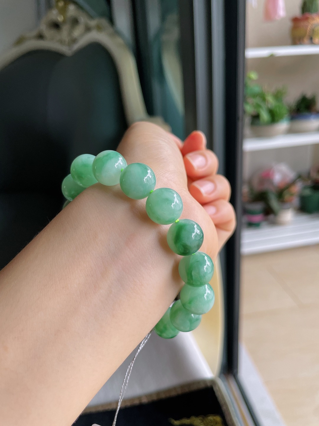 缅甸天然翡翠A货，冰飘花手串，尺寸：12.6mm。【编3064】