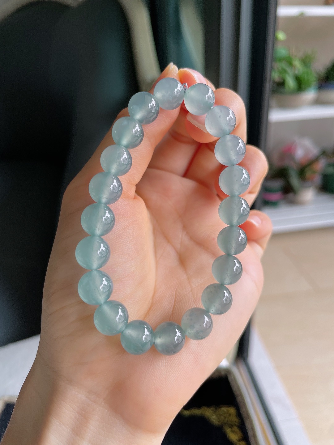 天然翡翠A货，冰种天空蓝手串，尺寸：9.8mm。【编3455】