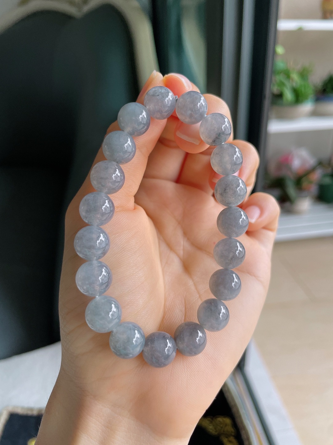 天然翡翠A货，冰乌鸡手串，尺寸：10.2mm。【编3795】