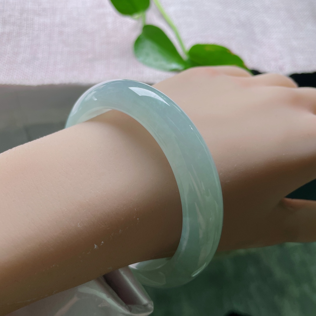 56.8/12.6/9绿底正圈，冰润，清馨怡人，婉间的温柔，贵气，有纹，ss55814a