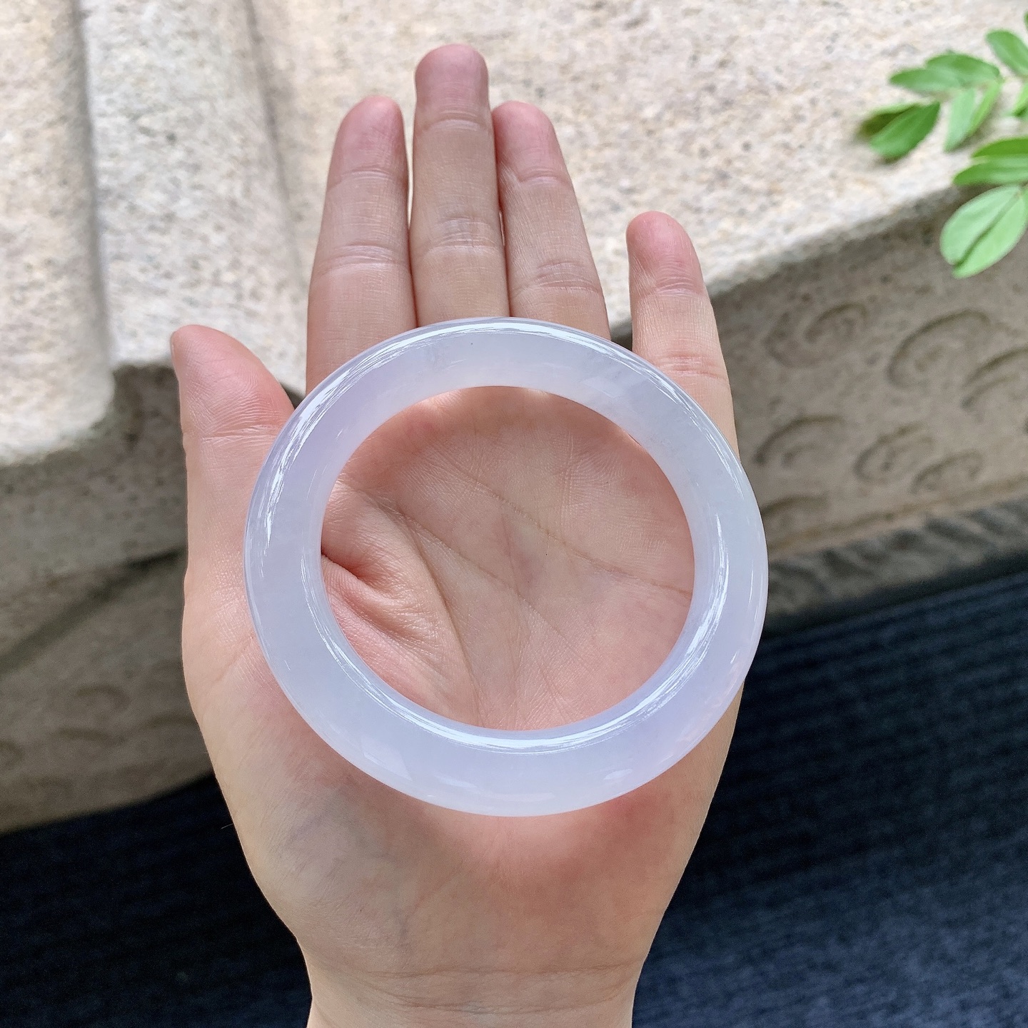 圆条52 53【圈口】53.4/10.5/10【编码】FL071705【描述】糯冰粉紫底，水润，种老，细腻，无裂