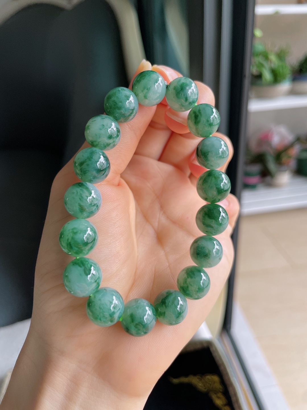 缅甸天然翡翠A货，冰飘花手串，尺寸：12mm。【编3586】