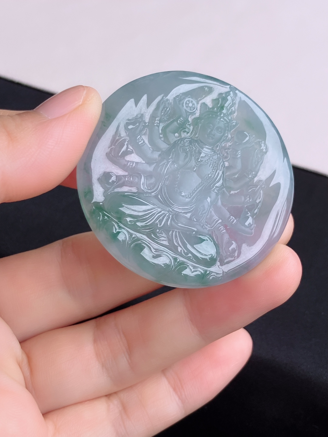冰飘花千手观音，晶莹剔透。尺寸48/5.6/自然光实拍
