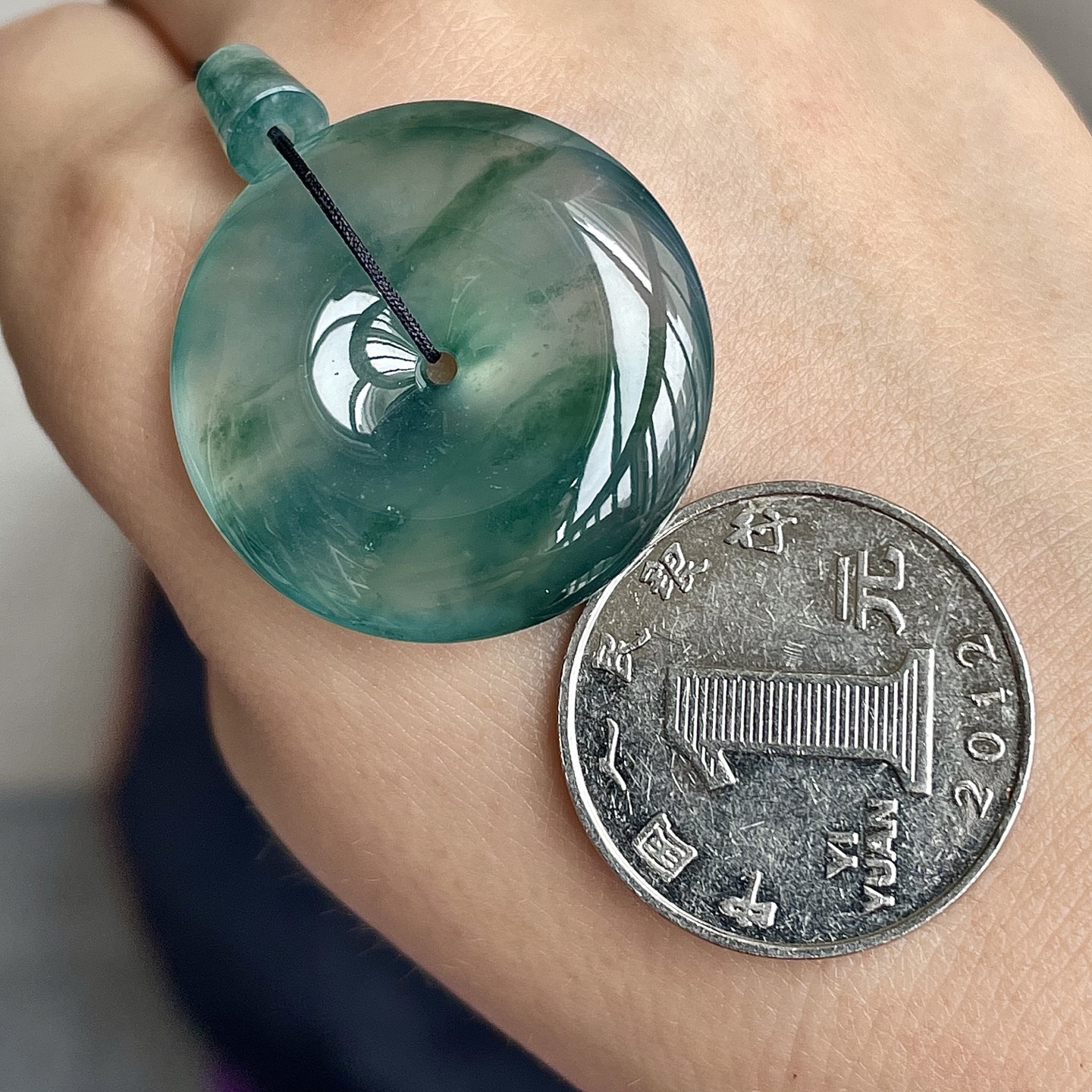 缅料高冰飘花平安扣吊坠，饱满水润，无裂，裸石尺寸29.4/7编码0517好数字