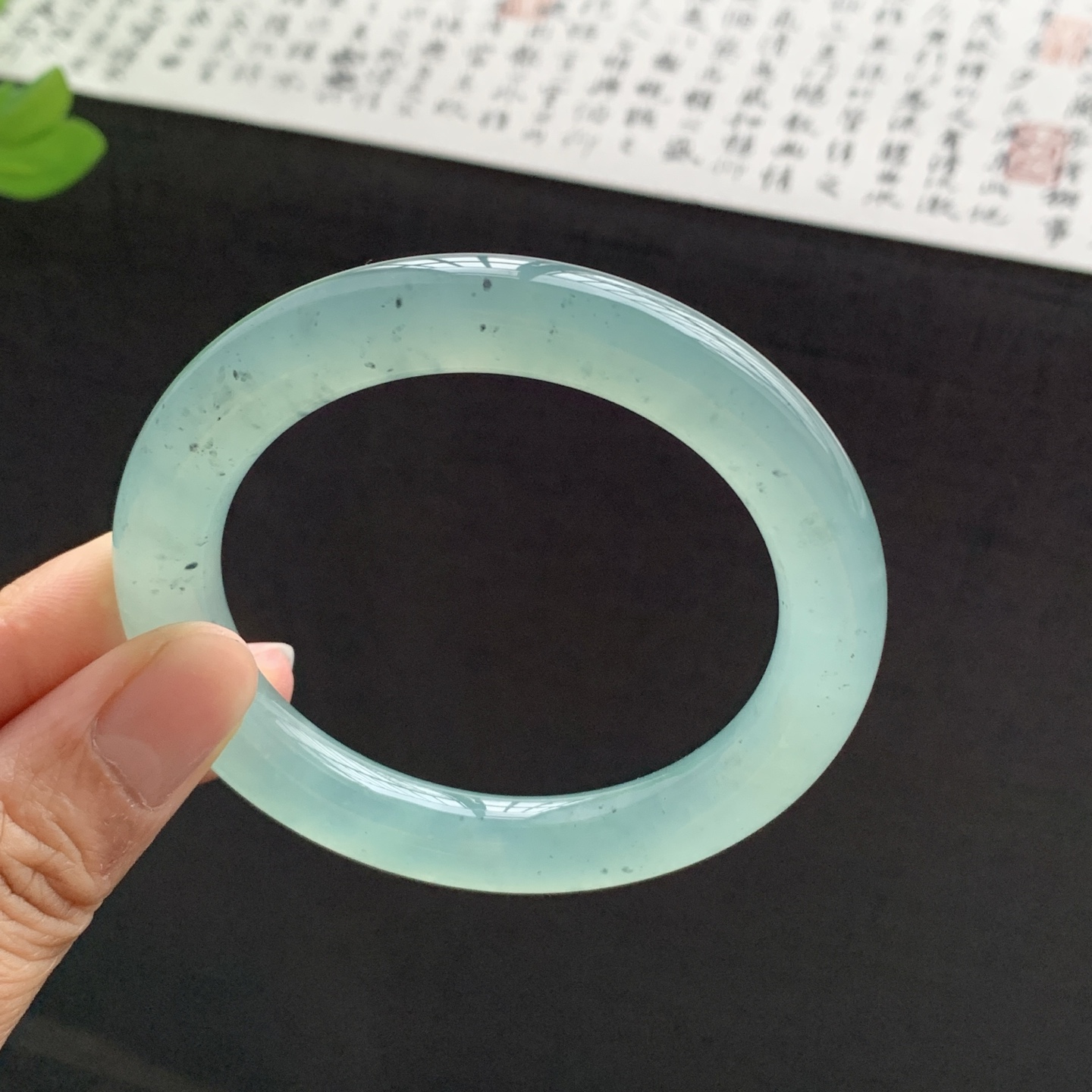 071514JM 冰绿乌鸡圆条翡翠手镯 55.1-9.8