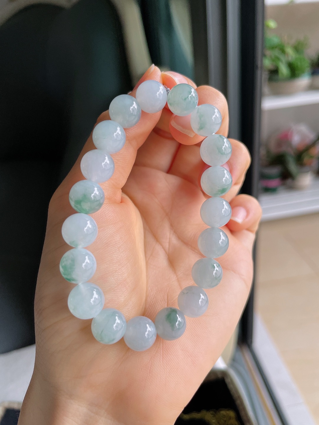 ️缅甸天然翡翠A货，冰飘花手串，尺寸：10mm。【编4186】