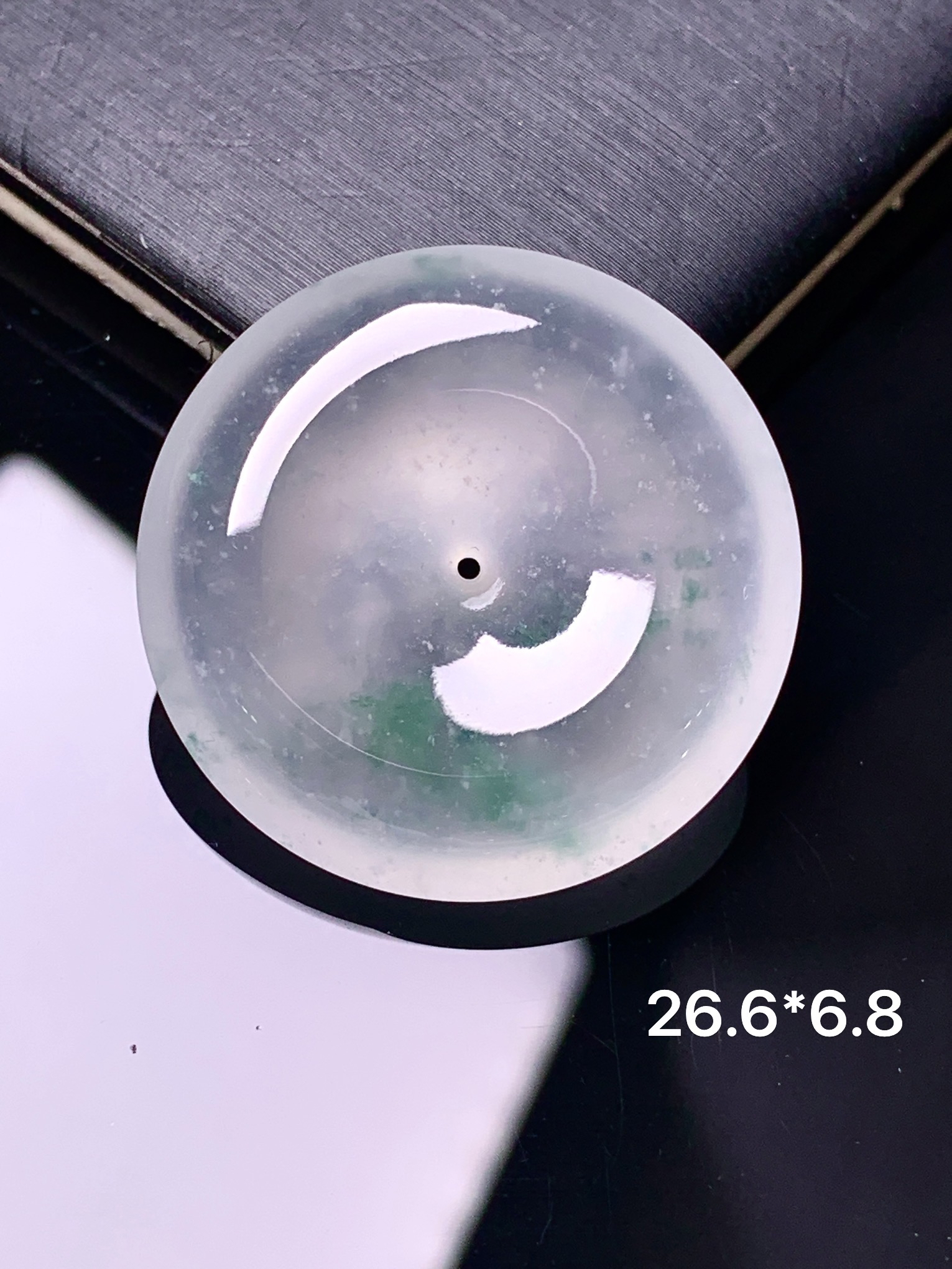 冰种平安扣吊坠 玉质细腻 色泽艳丽清新 整体尺寸26.6*6.8 s2