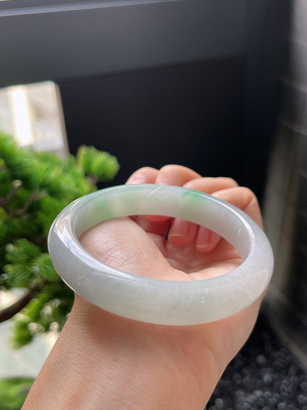 正圈58圈口，翡翠冰糯种飘绿手镯