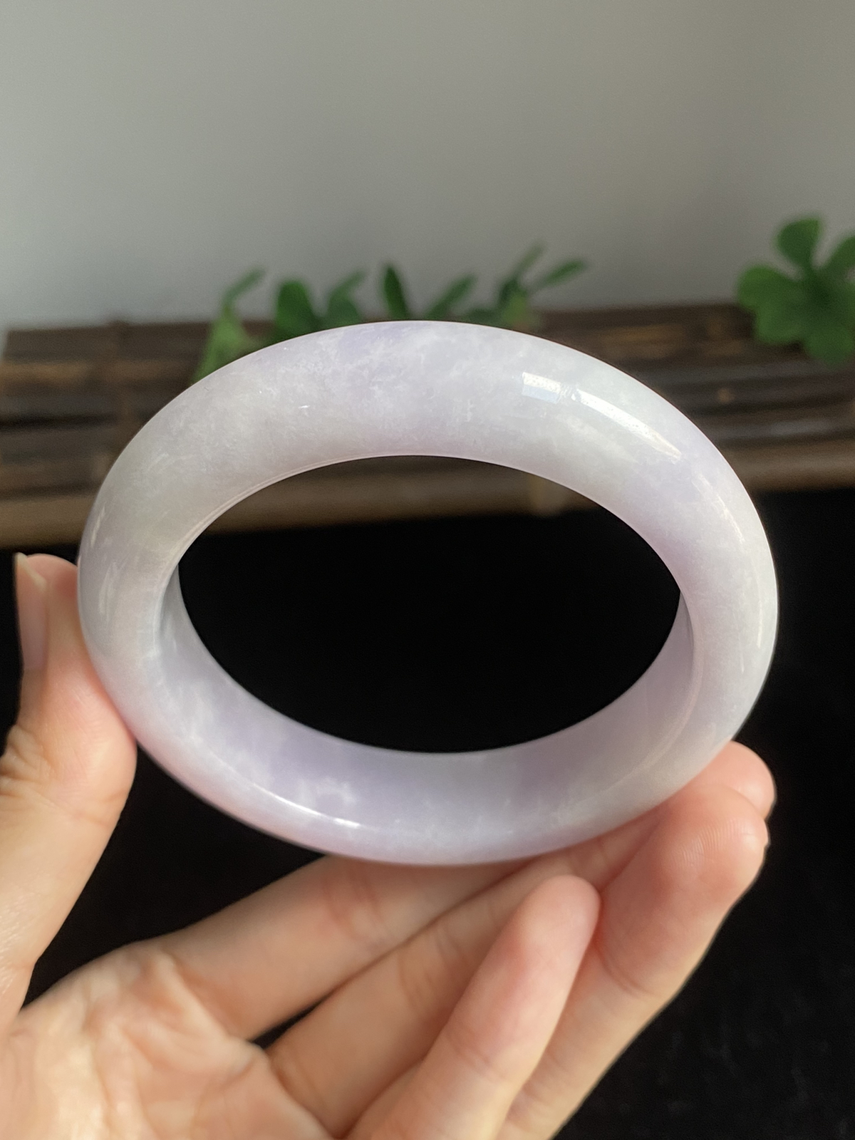 正圈57圈口，翡翠淡紫色手镯
