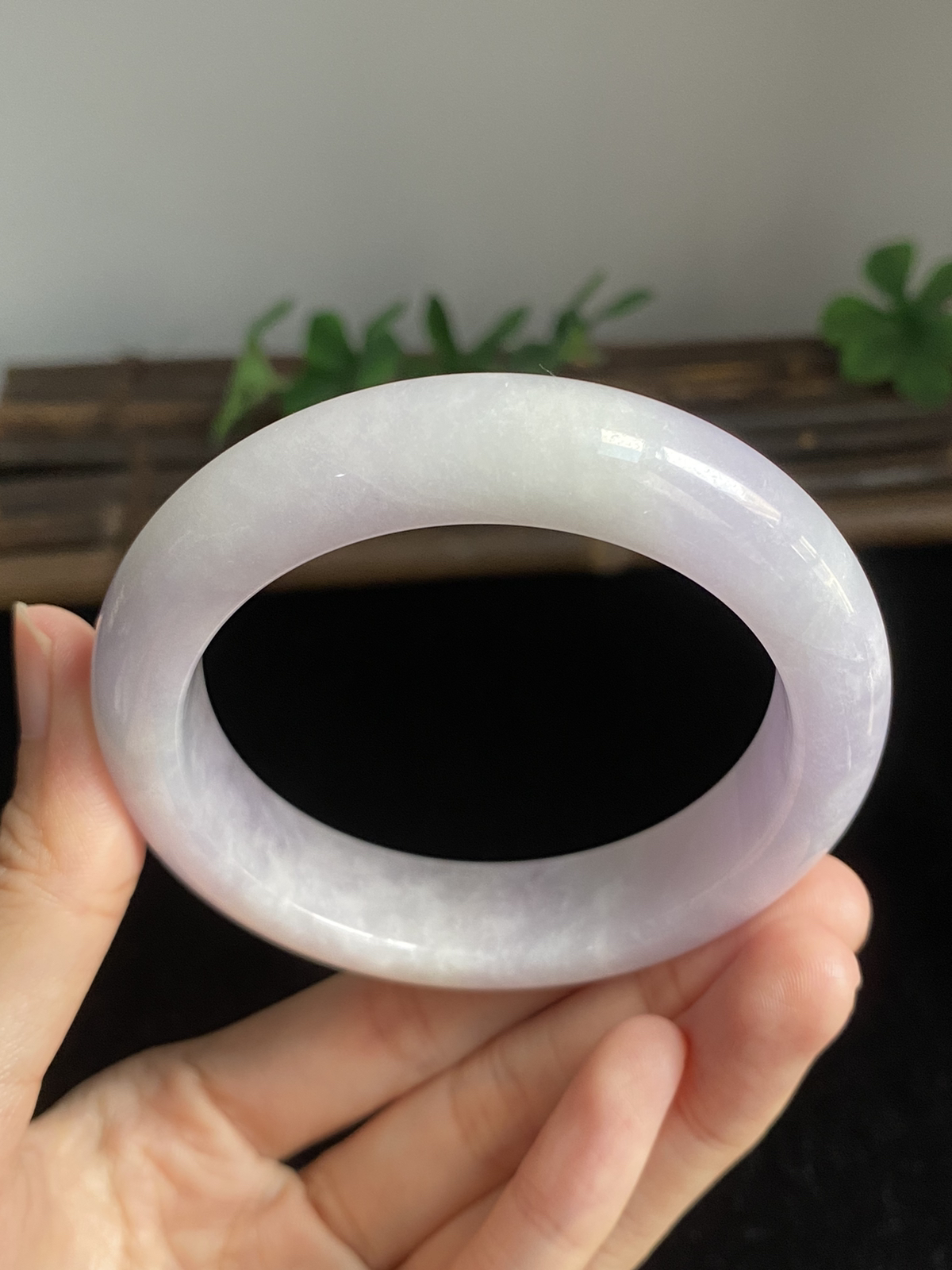 正圈57圈口，翡翠淡紫色手镯