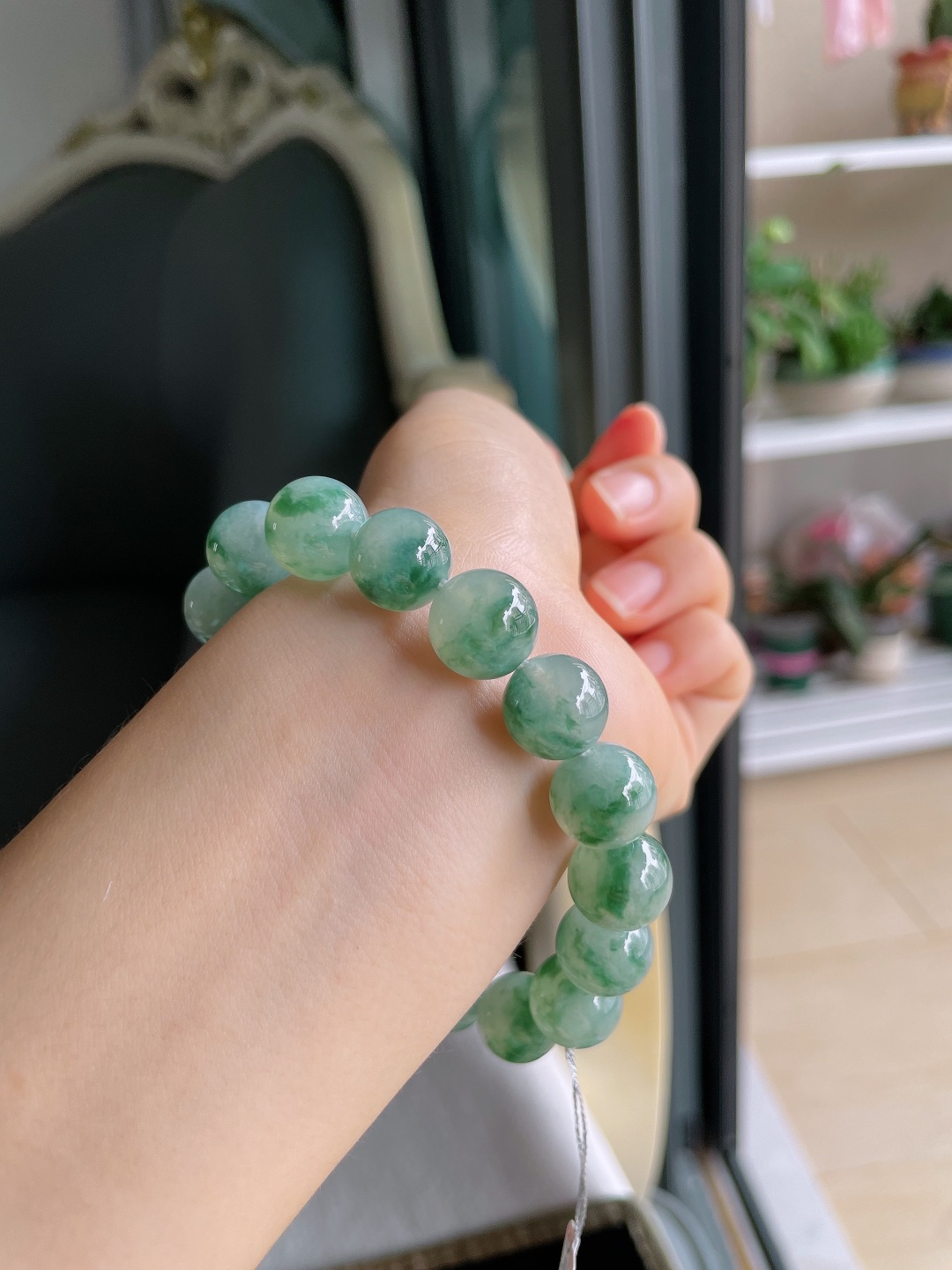 缅甸天然翡翠A货，冰飘花手串，尺寸：12.2mm。【编3185】