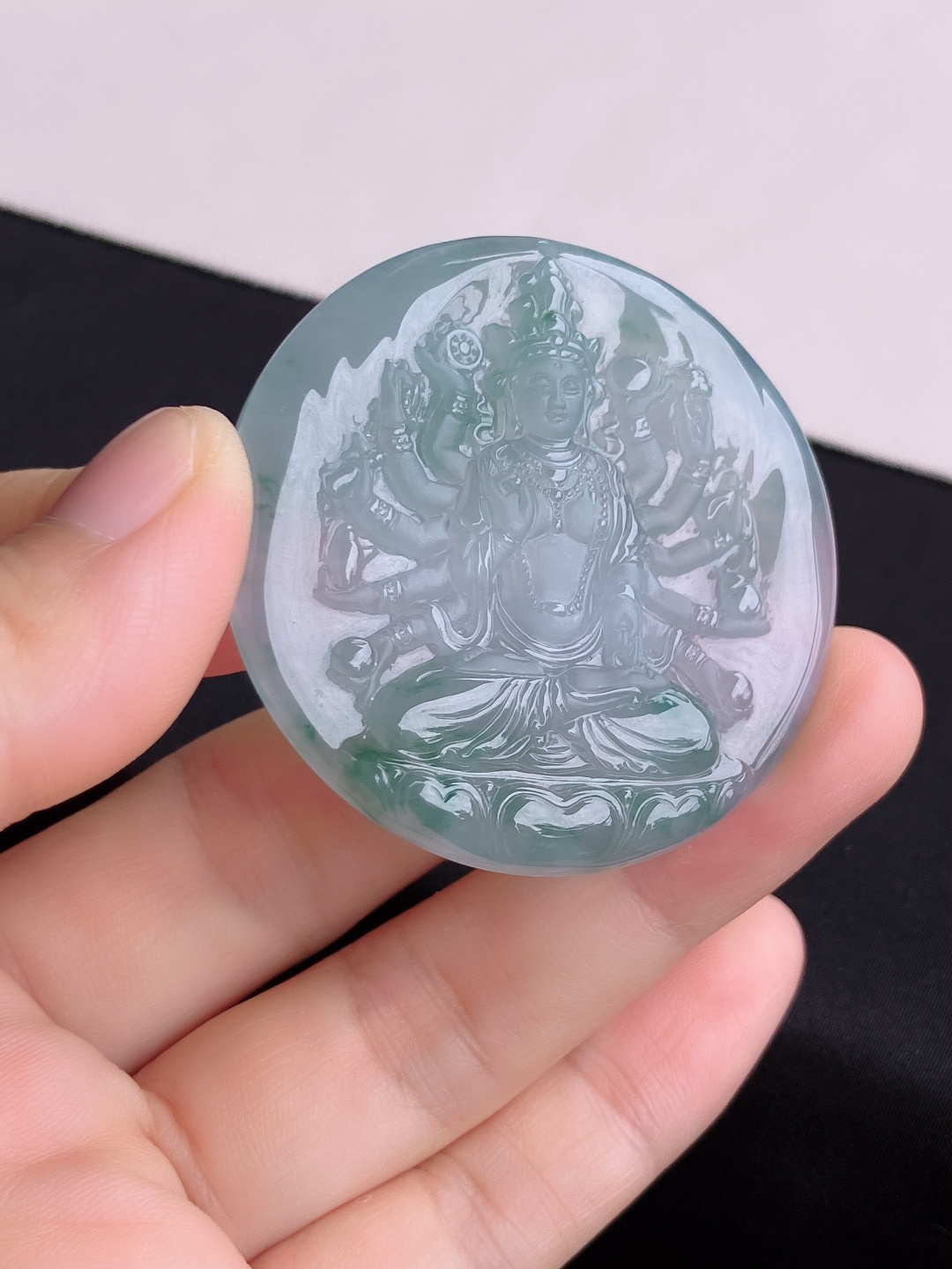 冰飘花千手观音，晶莹剔透。尺寸48/5.6/自然光实拍