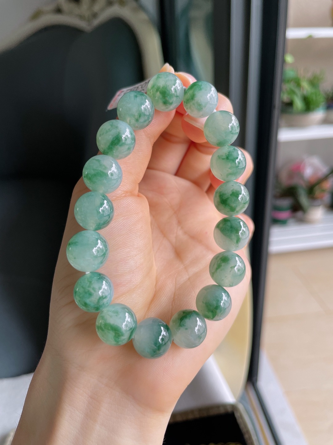 缅甸天然翡翠A货，冰飘花手串，尺寸：12.2mm。【编3185】