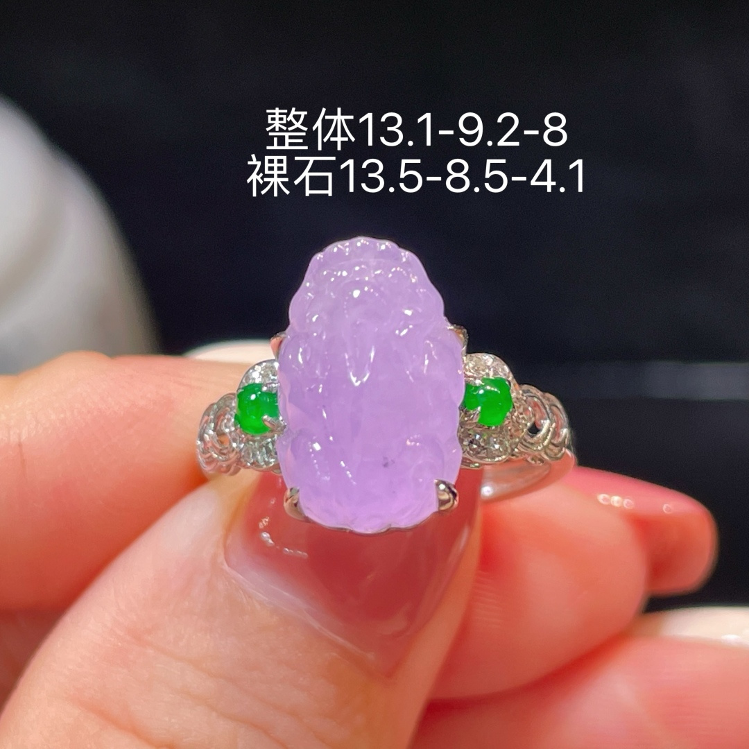 ️翡翠A货 貔貅戒指，料子冰润细腻，种老起光，18k金镶真钻，上身佩戴效果很好尺寸如图，13.1
