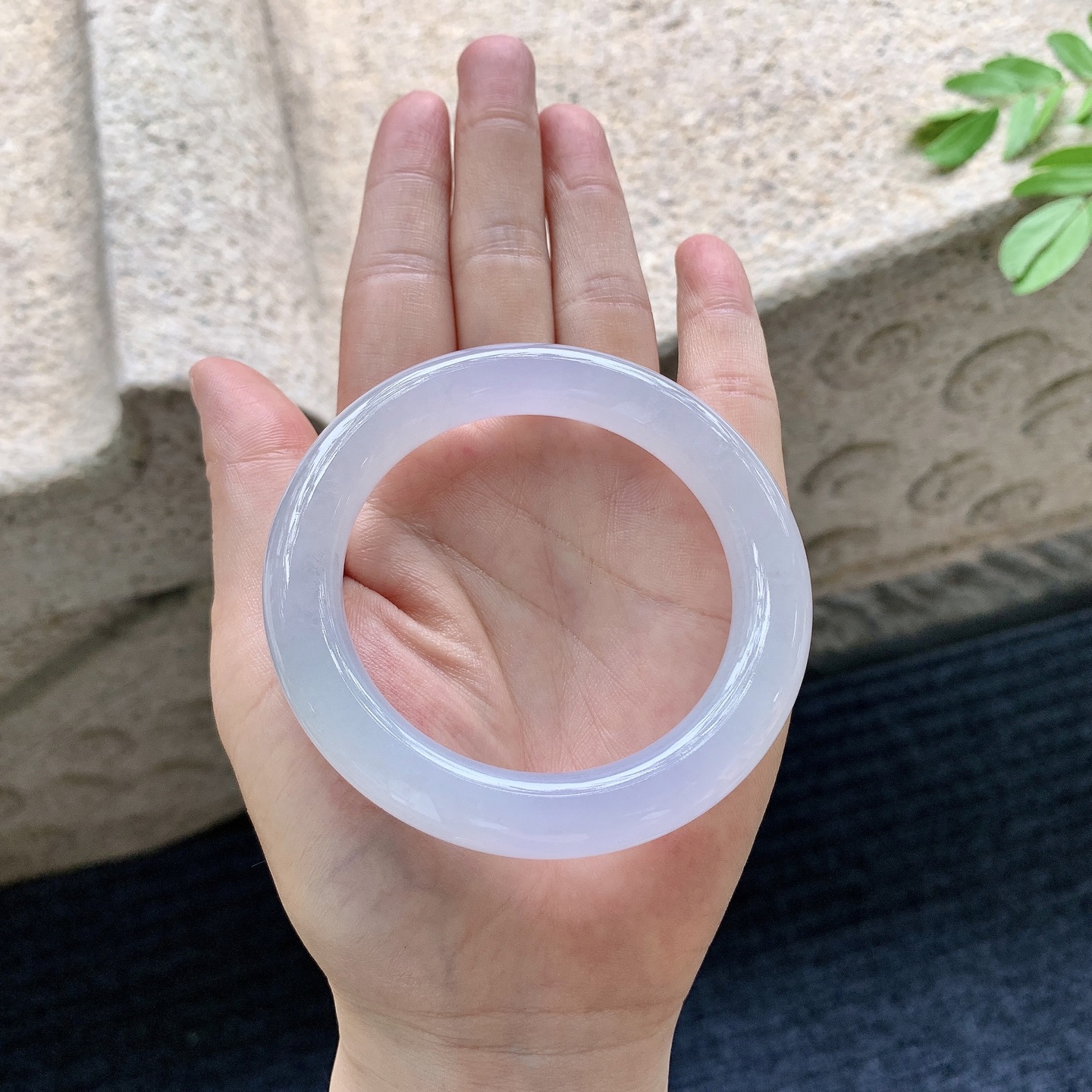 圆条52 53【圈口】53.4/10.5/10【编码】FL071705【描述】糯冰粉紫底，水润，种老，细腻，无裂