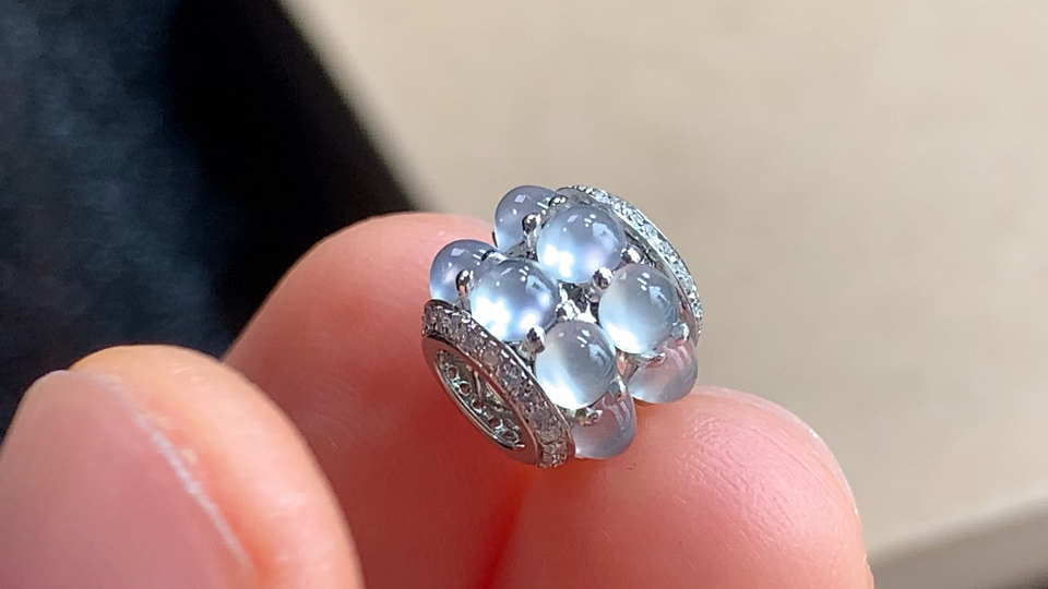 ️ 18k金伴钻路路通，无裂，尺寸9.0-8.2mm，包A附证书