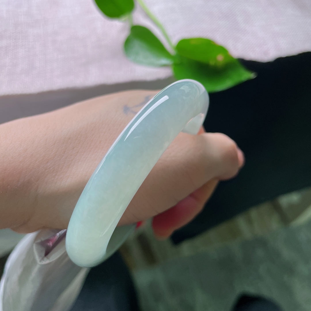 56.8/12.6/9绿底正圈，冰润，清馨怡人，婉间的温柔，贵气，有纹，ss55814a