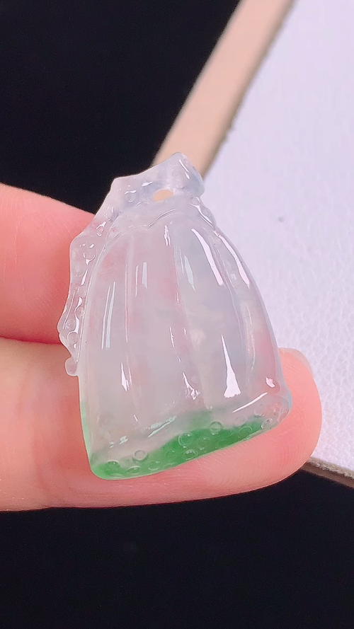 ️冰飘绿莲蓬，无裂，尺寸:24.1-16.8-4.6mm 13