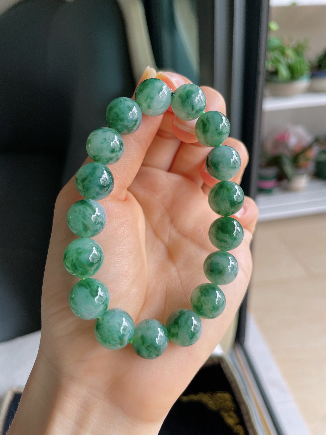 缅甸天然翡翠A货，冰飘花手串，尺寸：12mm。【编3586】