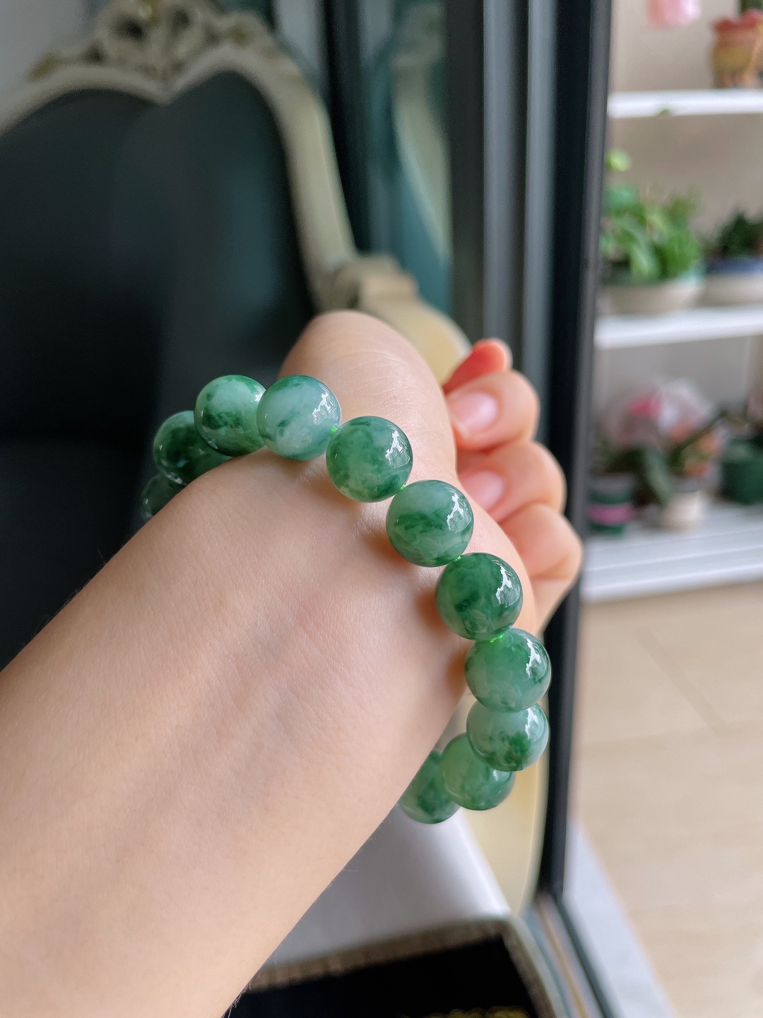 缅甸天然翡翠A货，冰飘花手串，尺寸：12mm。【编3586】