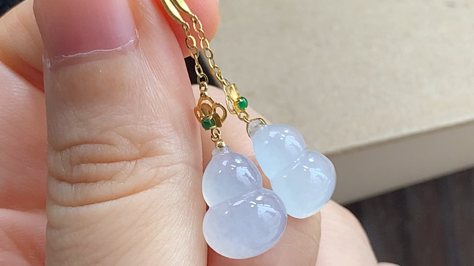 ️ 18k金伴钻葫芦耳环，无裂，尺寸取一39.6/15.0-10.0-6.2mm，包A附证书