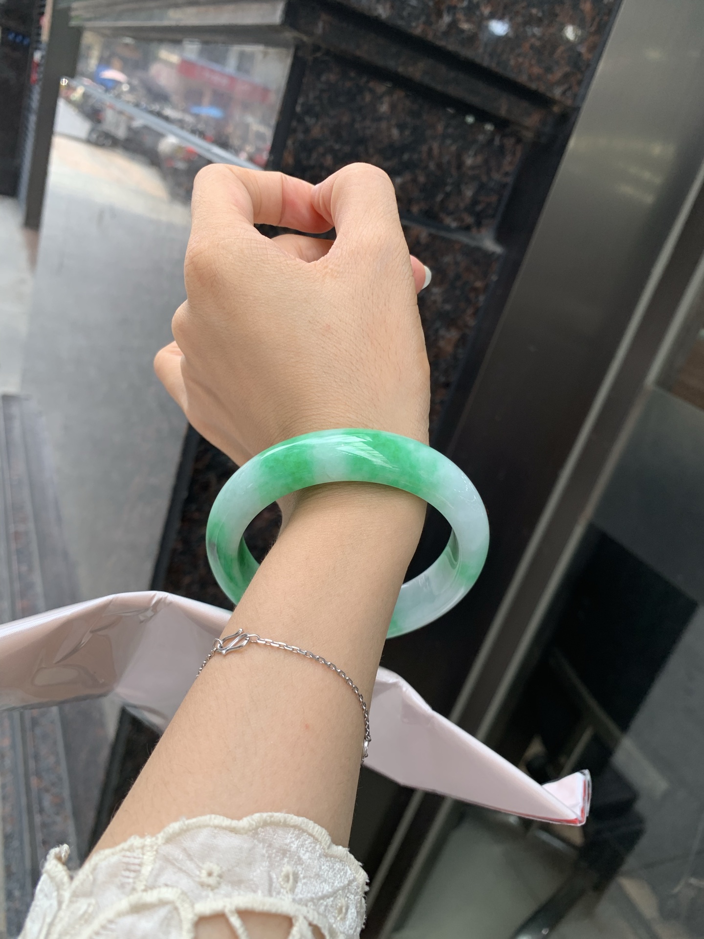 白底青正圈 59-8.6-14.3 0717-4A166 打灯棉线，不明显，经典永不过时的白底青，白底细润干净，色阳种细，上手显白提气色，性比之选。