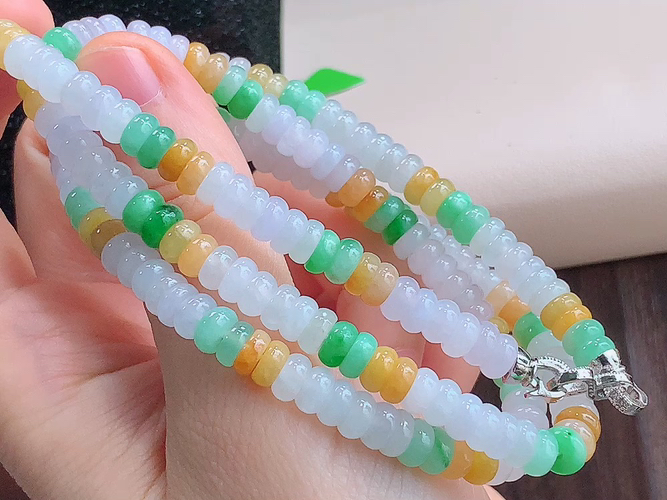 ️ 三彩珠链，尺寸取一5.8-3.0mm，包A附证书