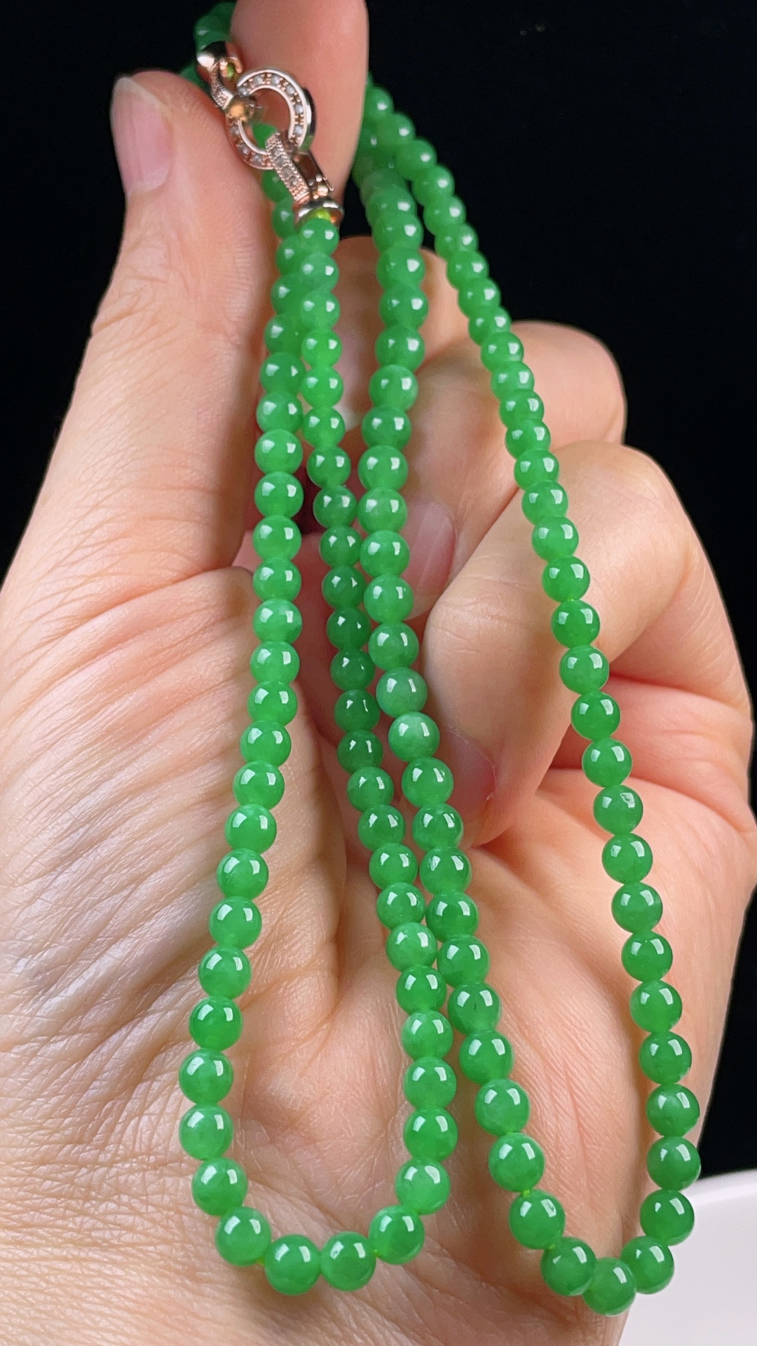 ️辣绿珠链，老种起光，细底通透，尺寸：4.5mm0716