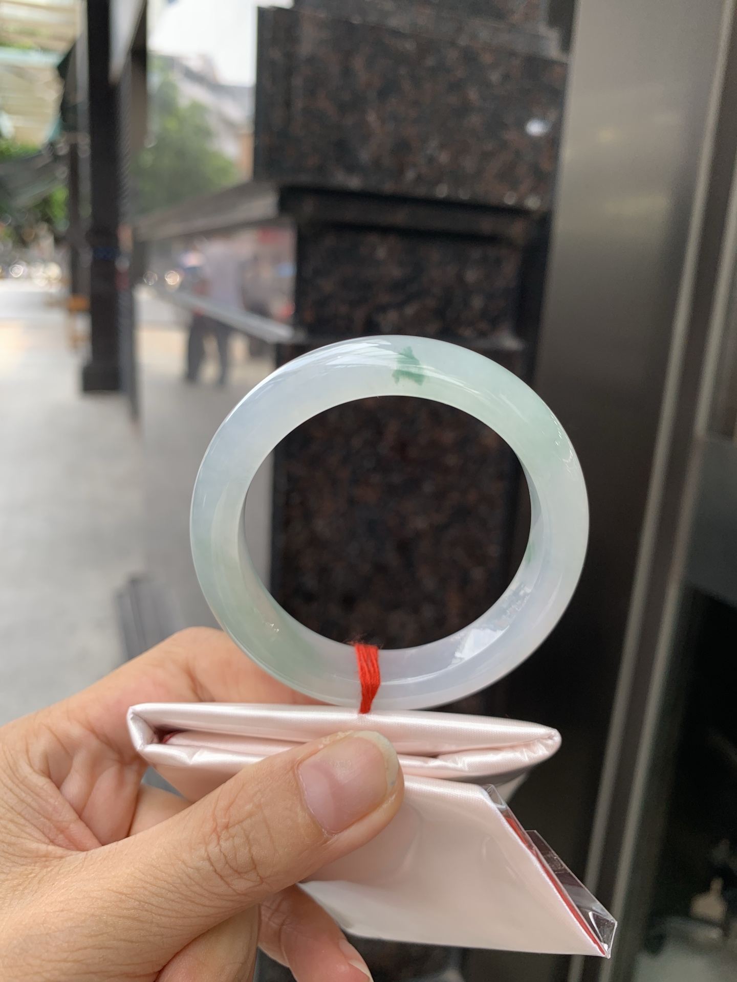 冰飘绿花正圈 51.2-7.9-11.4 0717-N1220 打灯棉线，底妆胶润细腻，简约却充满灵