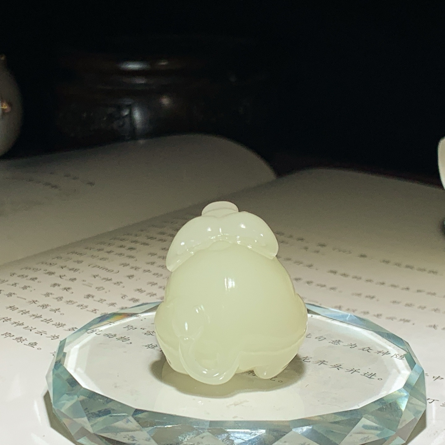 新疆和田玉扭转乾坤牛挂件 尺寸37/26/20重30.8克，玉质细腻油润 底色纯净 脂粉好，品质好！lt260717