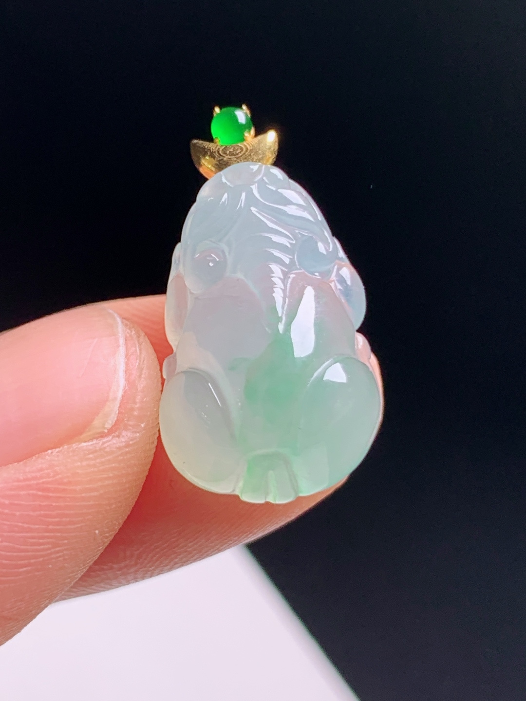 冰飘绿貔貅吊坠，胶感冰透翠色点缀，瑞兽雕件聚财纳福 裸石17.9-11.6-7.3 整体21.8 530714