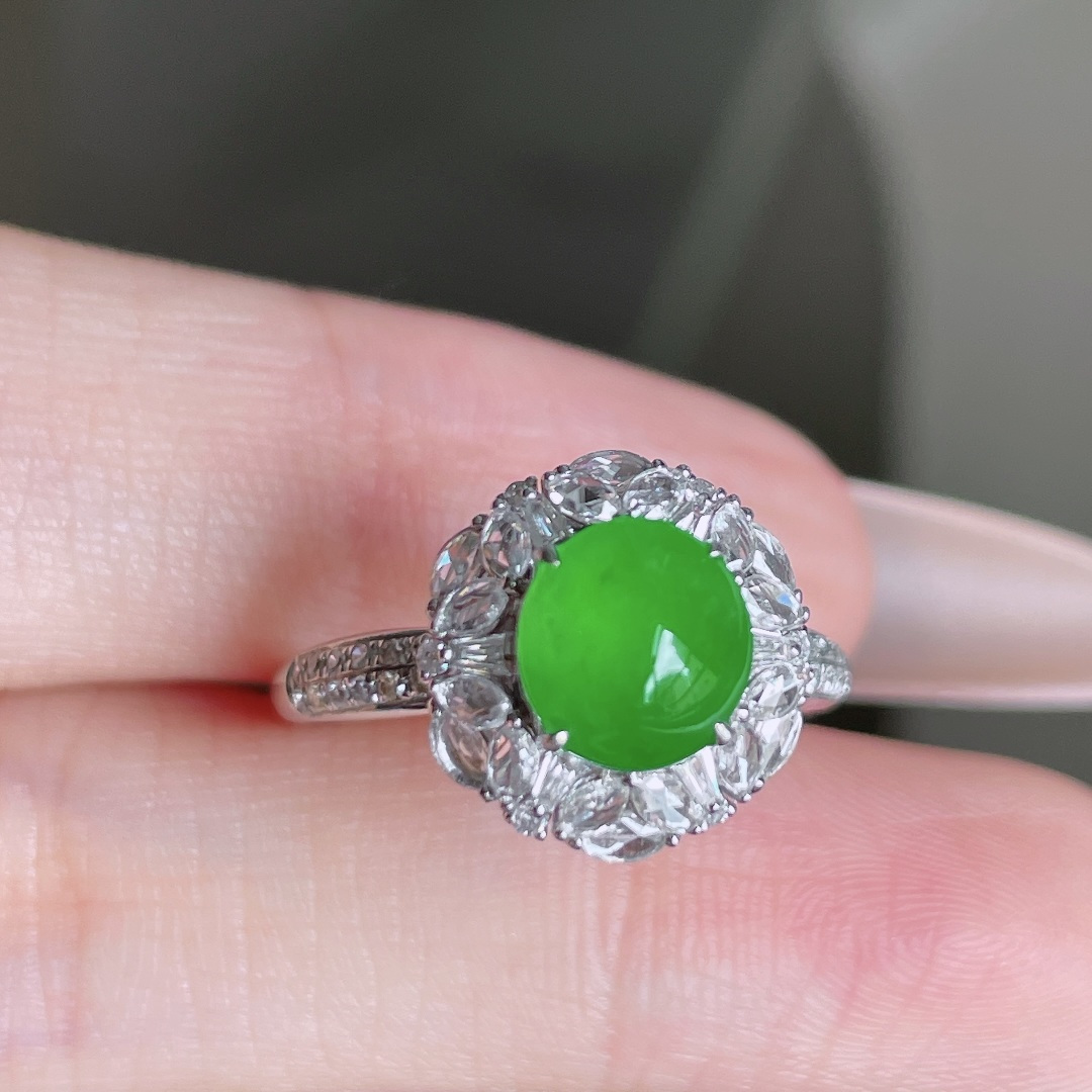 ️ 阳绿蛋面戒指 色泽艳丽 饱满水润 18k金镶嵌 裸石 7.3/4 圈口 14